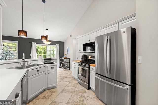 5622 Riverside Walk Drive, Sugar Hill, GA 30518