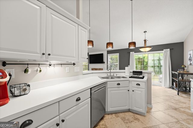 5622 Riverside Walk Drive, Sugar Hill, GA 30518