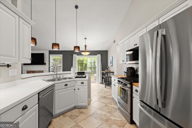5622 Riverside Walk Drive, Sugar Hill, GA 30518