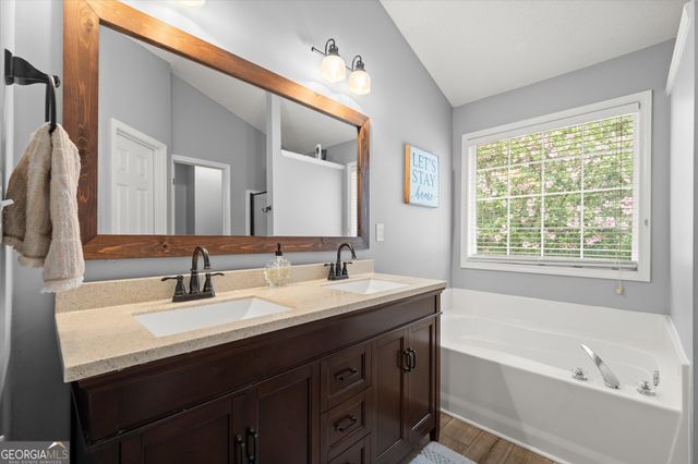 5622 Riverside Walk Drive, Sugar Hill, GA 30518