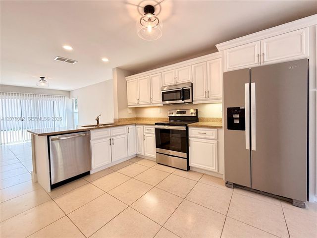 1140 Oysterwood Street, Hollywood, FL 33019