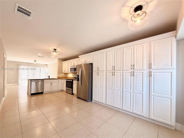 1140 Oysterwood Street, Hollywood, FL 33019