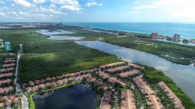 1140 Oysterwood Street, Hollywood, FL 33019
