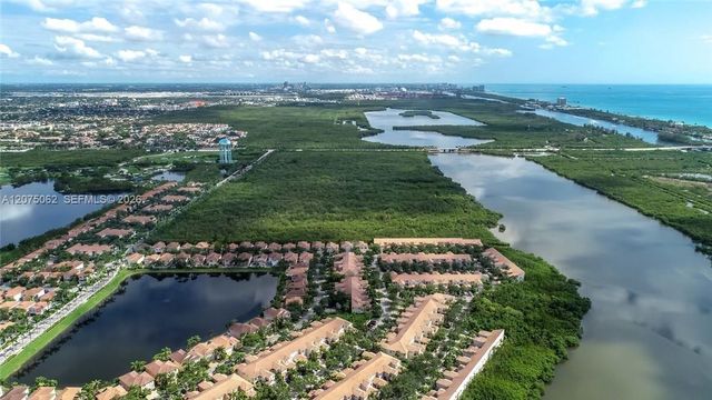 1140 Oysterwood Street, Hollywood, FL 33019