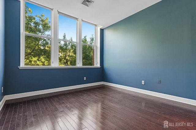 201 S 2nd Avenue 26, Highland Park, NJ 08904