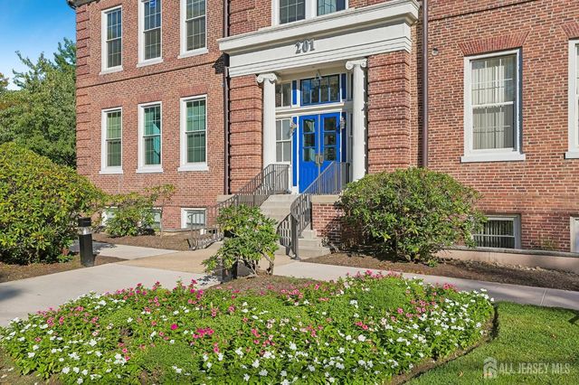 201 S 2nd Avenue 26, Highland Park, NJ 08904