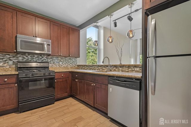 201 S 2nd Avenue 26, Highland Park, NJ 08904