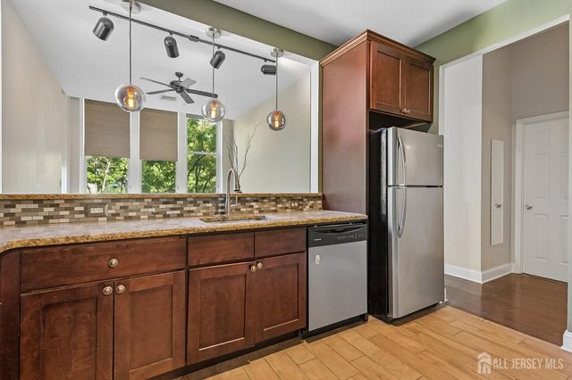 201 S 2nd Avenue 26, Highland Park, NJ 08904
