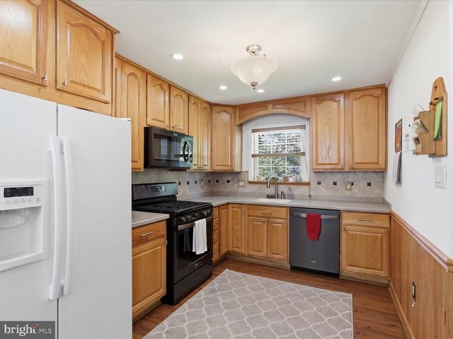 14330 LINDENDALE RD, Woodbridge, VA 22193
