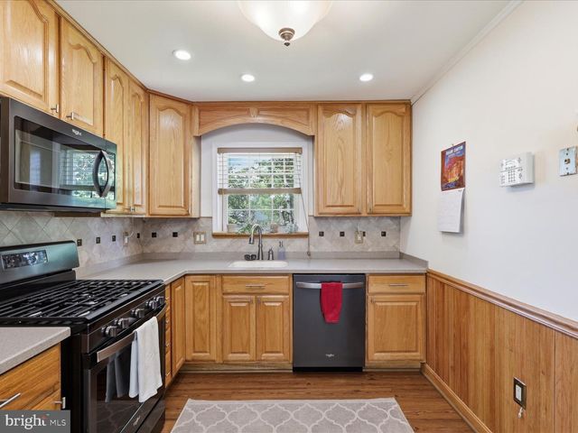14330 LINDENDALE RD, Woodbridge, VA 22193
