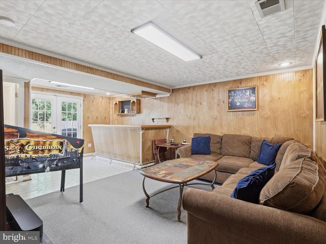 14330 LINDENDALE RD, Woodbridge, VA 22193