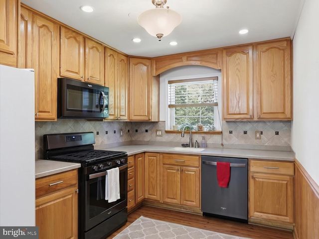 14330 LINDENDALE RD, Woodbridge, VA 22193