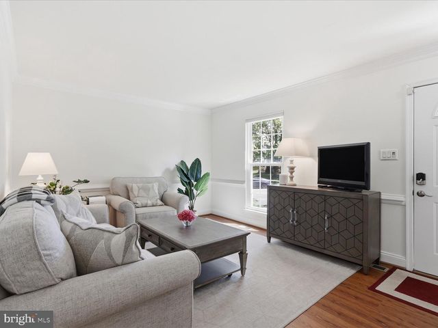 14330 LINDENDALE RD, Woodbridge, VA 22193