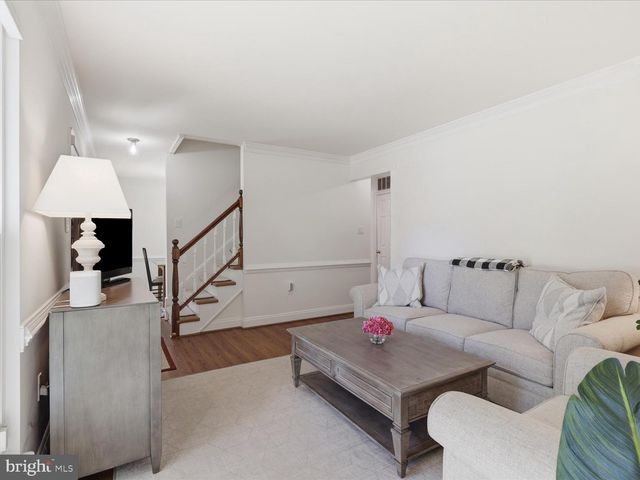 14330 LINDENDALE RD, Woodbridge, VA 22193