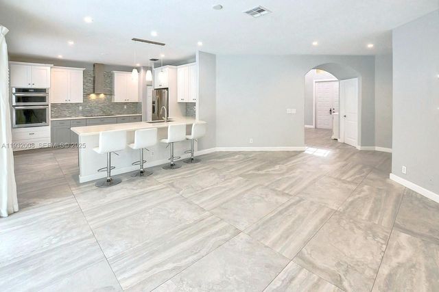 4308 Diamond Ter ., Weston, FL 33331