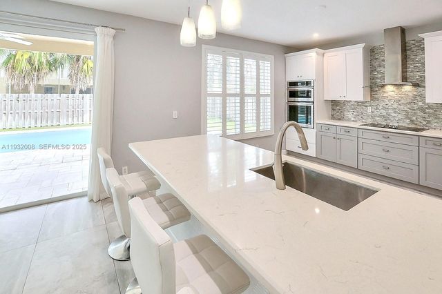 4308 Diamond Ter ., Weston, FL 33331