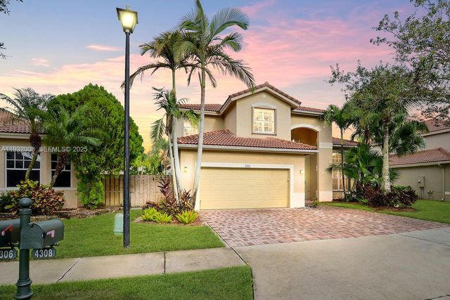 4308 Diamond Ter ., Weston, FL 33331