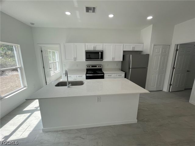 4001 22nd ST SW, Lehigh Acres, FL 33976