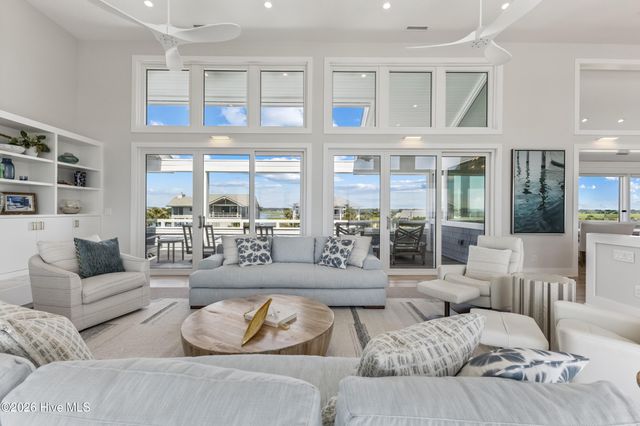 8 Beach Road S, Wilmington, NC 28411