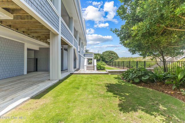 8 Beach Road S, Wilmington, NC 28411