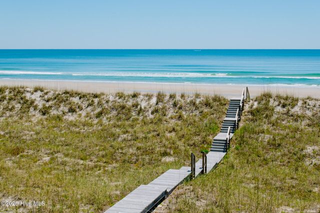 8 Beach Road S, Wilmington, NC 28411
