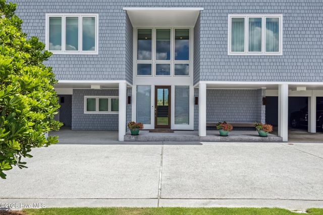 8 Beach Road S, Wilmington, NC 28411