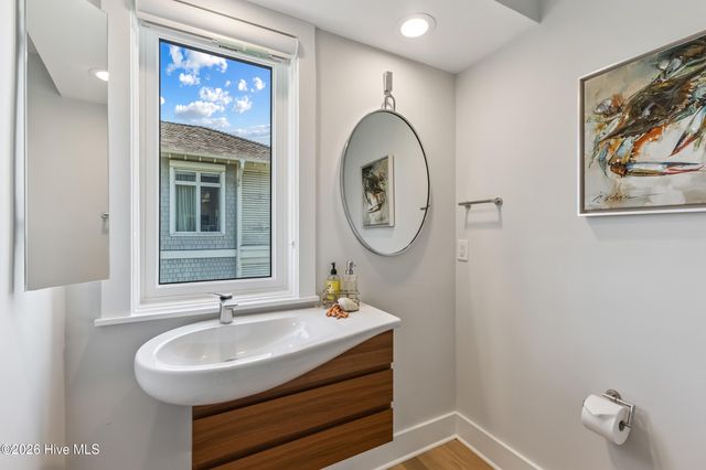 8 Beach Road S, Wilmington, NC 28411