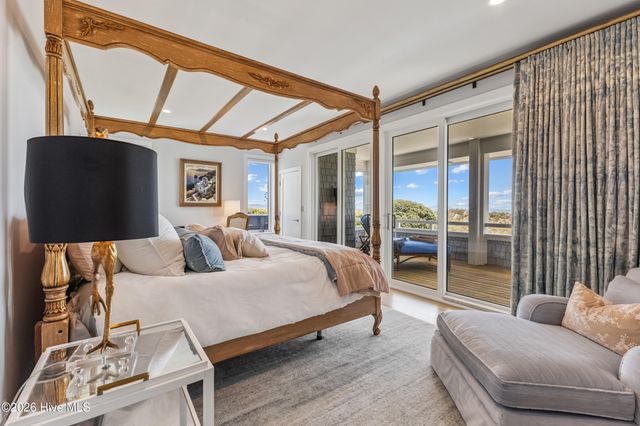 8 Beach Road S, Wilmington, NC 28411