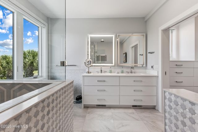 8 Beach Road S, Wilmington, NC 28411