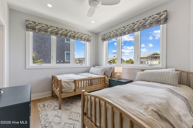 8 Beach Road S, Wilmington, NC 28411