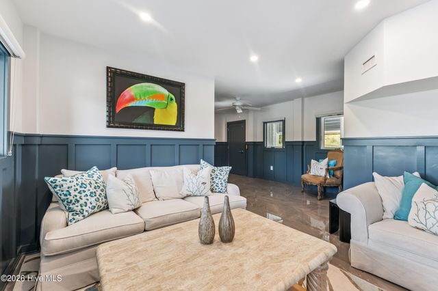 8 Beach Road S, Wilmington, NC 28411