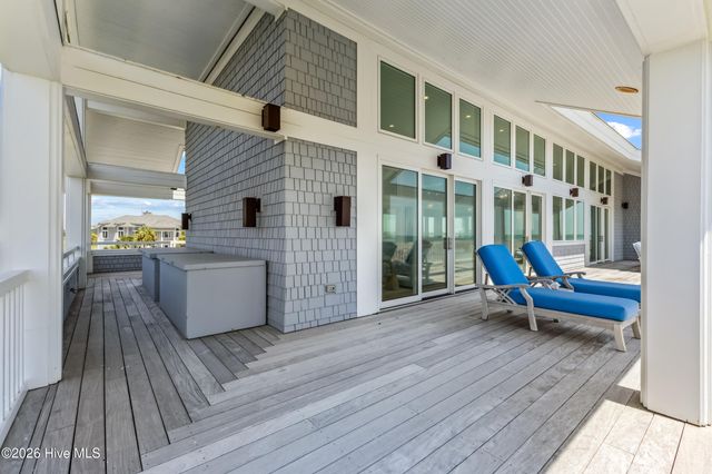 8 Beach Road S, Wilmington, NC 28411