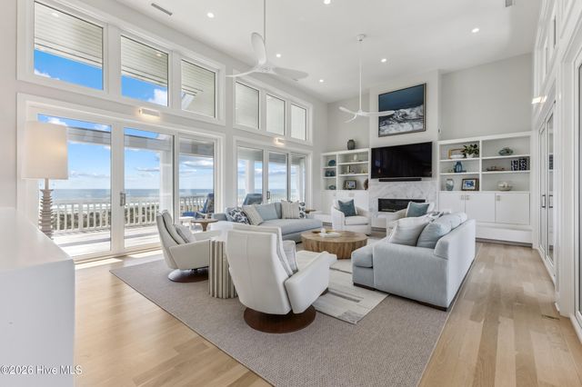 8 Beach Road S, Wilmington, NC 28411