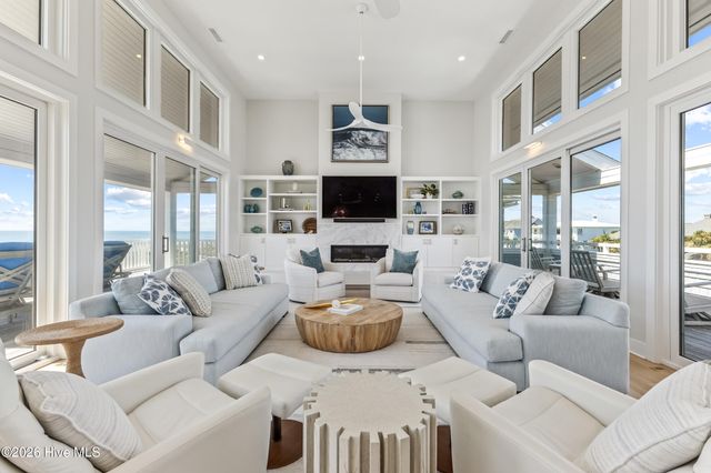 8 Beach Road S, Wilmington, NC 28411