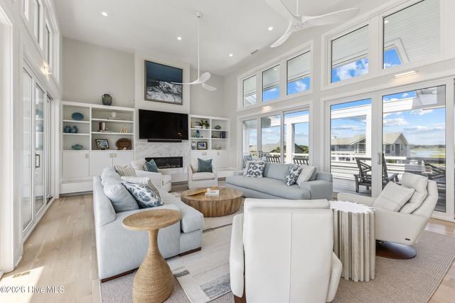 8 Beach Road S, Wilmington, NC 28411