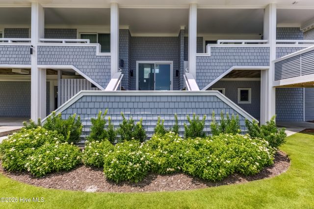 8 Beach Road S, Wilmington, NC 28411