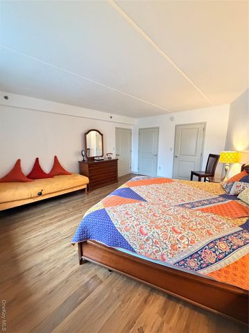 136 Beach 117 Street 410, Rockaway Park, NY 11694