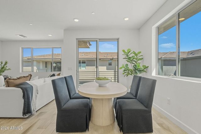 2121 W SONORAN DESERT Drive 99, Phoenix, AZ 85085