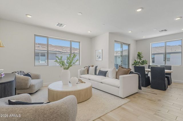 2121 W SONORAN DESERT Drive 99, Phoenix, AZ 85085