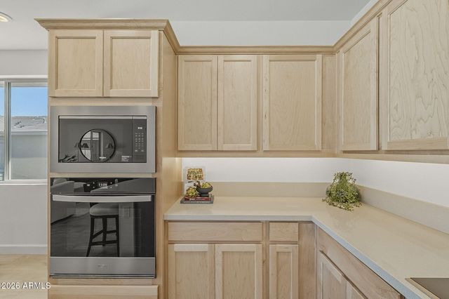 2121 W SONORAN DESERT Drive 99, Phoenix, AZ 85085