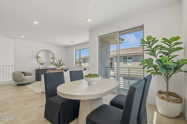 2121 W SONORAN DESERT Drive 99, Phoenix, AZ 85085