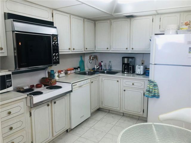 1523 E HILLSBORO Boulevard 838, Deerfield Beach, FL 33441