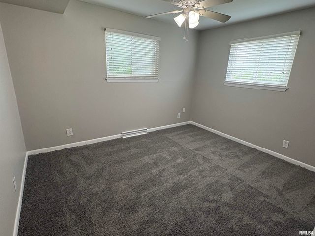 3409 N CALIFORNIA Avenue B, Peoria, IL 61603
