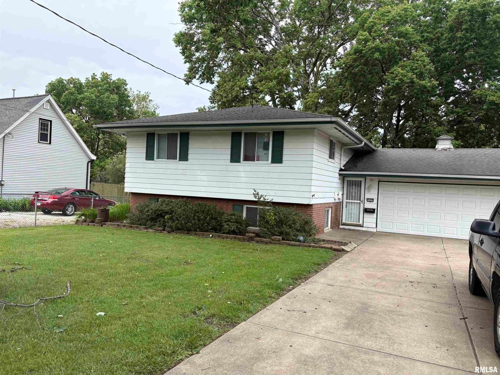 3409 N CALIFORNIA Avenue B, Peoria, IL 61603