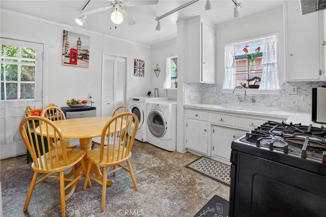 2517 W Redondo Beach, Gardena, CA 90249