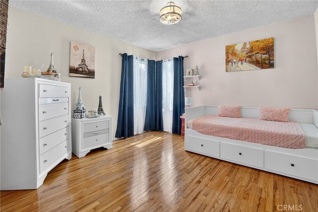 2517 W Redondo Beach, Gardena, CA 90249