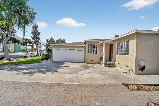2517 W Redondo Beach, Gardena, CA 90249