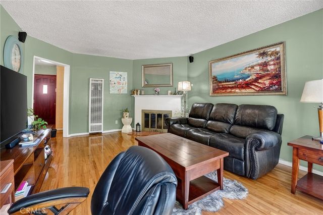 2517 W Redondo Beach, Gardena, CA 90249