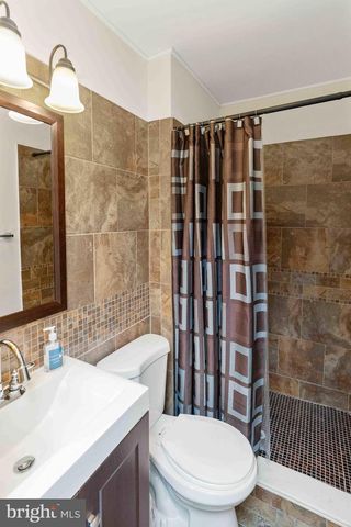 137 IDLEWILD RD, Levittown, PA 19057