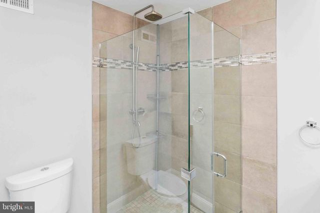 137 IDLEWILD RD, Levittown, PA 19057